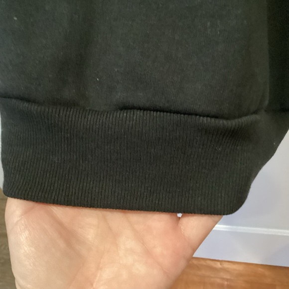Mens plain black sweatshirt. NWT - Picture 6 of 7